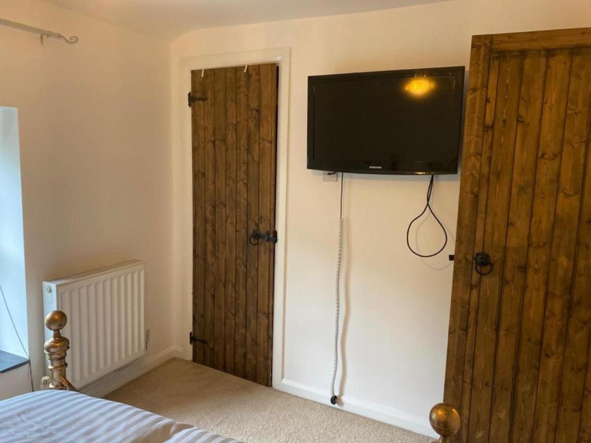2-Bed Cottage In In Welsh Valley Nr Swansea Kültér fotó