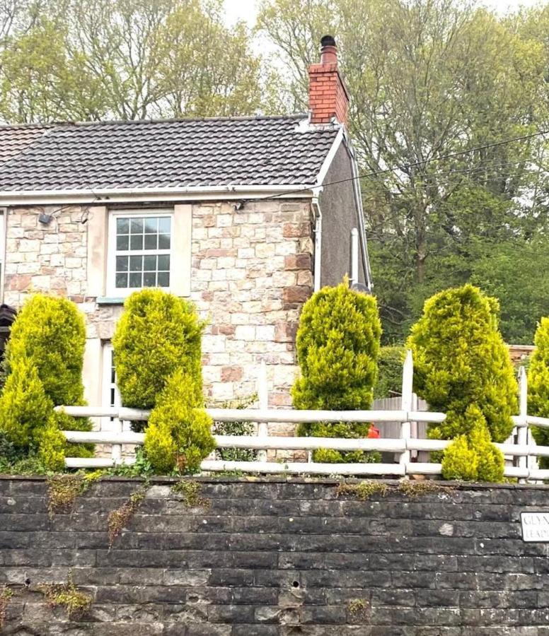 2-Bed Cottage In In Welsh Valley Nr Swansea Kültér fotó