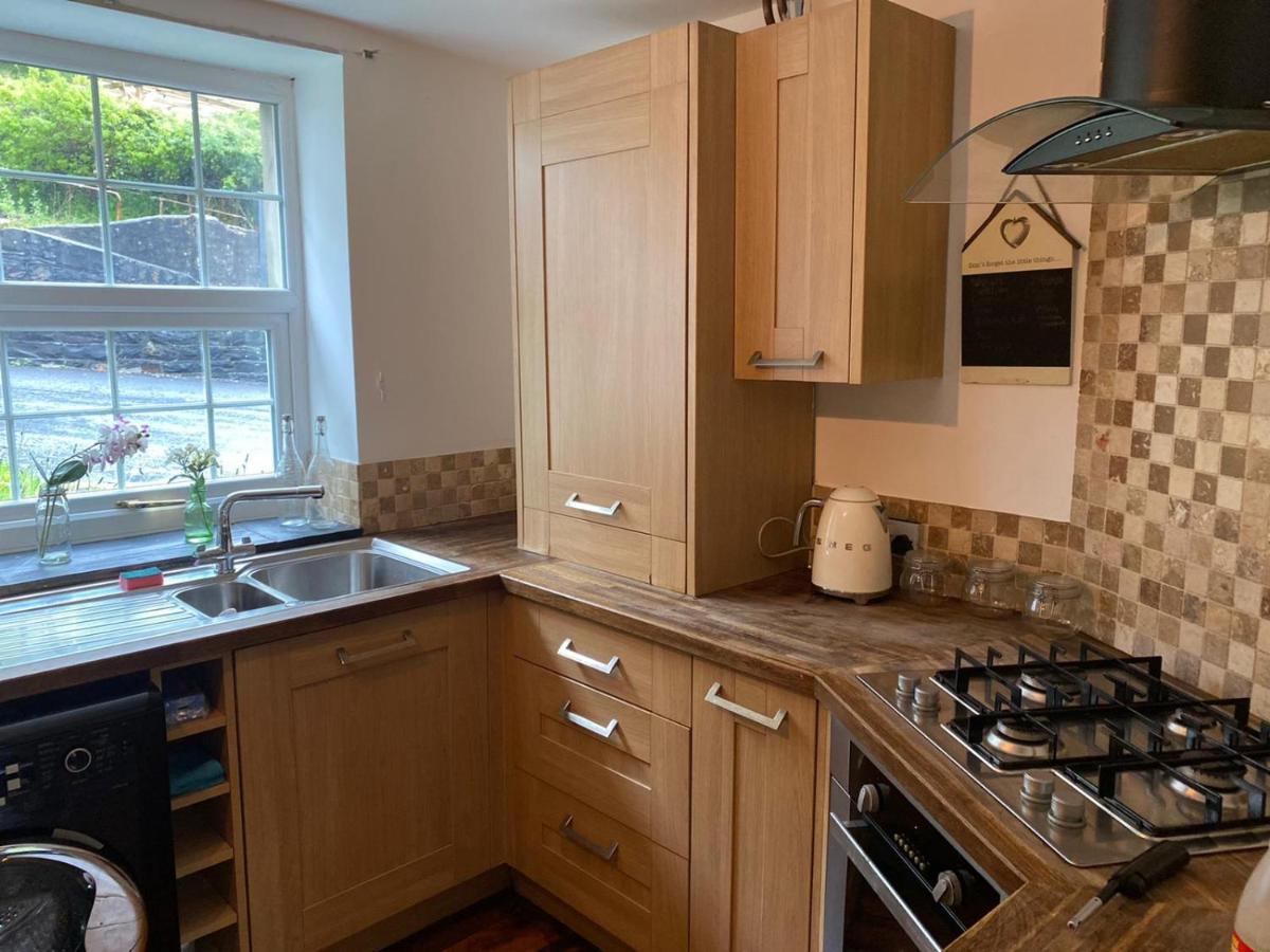 2-Bed Cottage In In Welsh Valley Nr Swansea Kültér fotó
