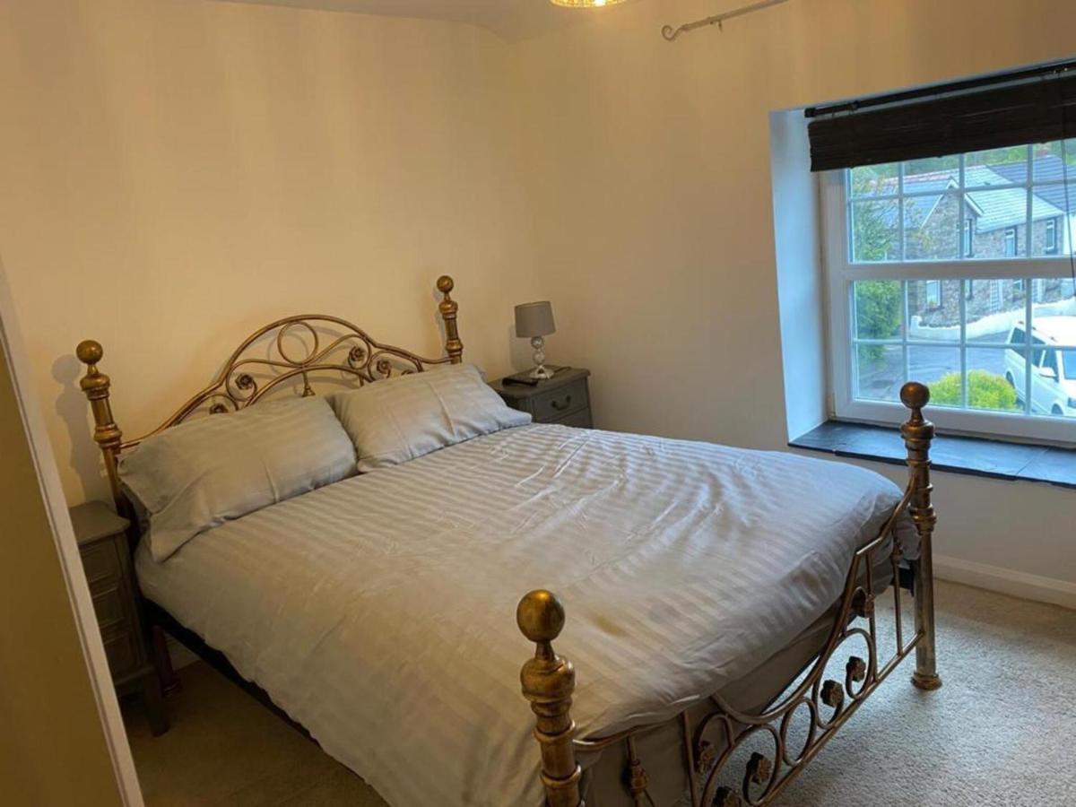 2-Bed Cottage In In Welsh Valley Nr Swansea Kültér fotó